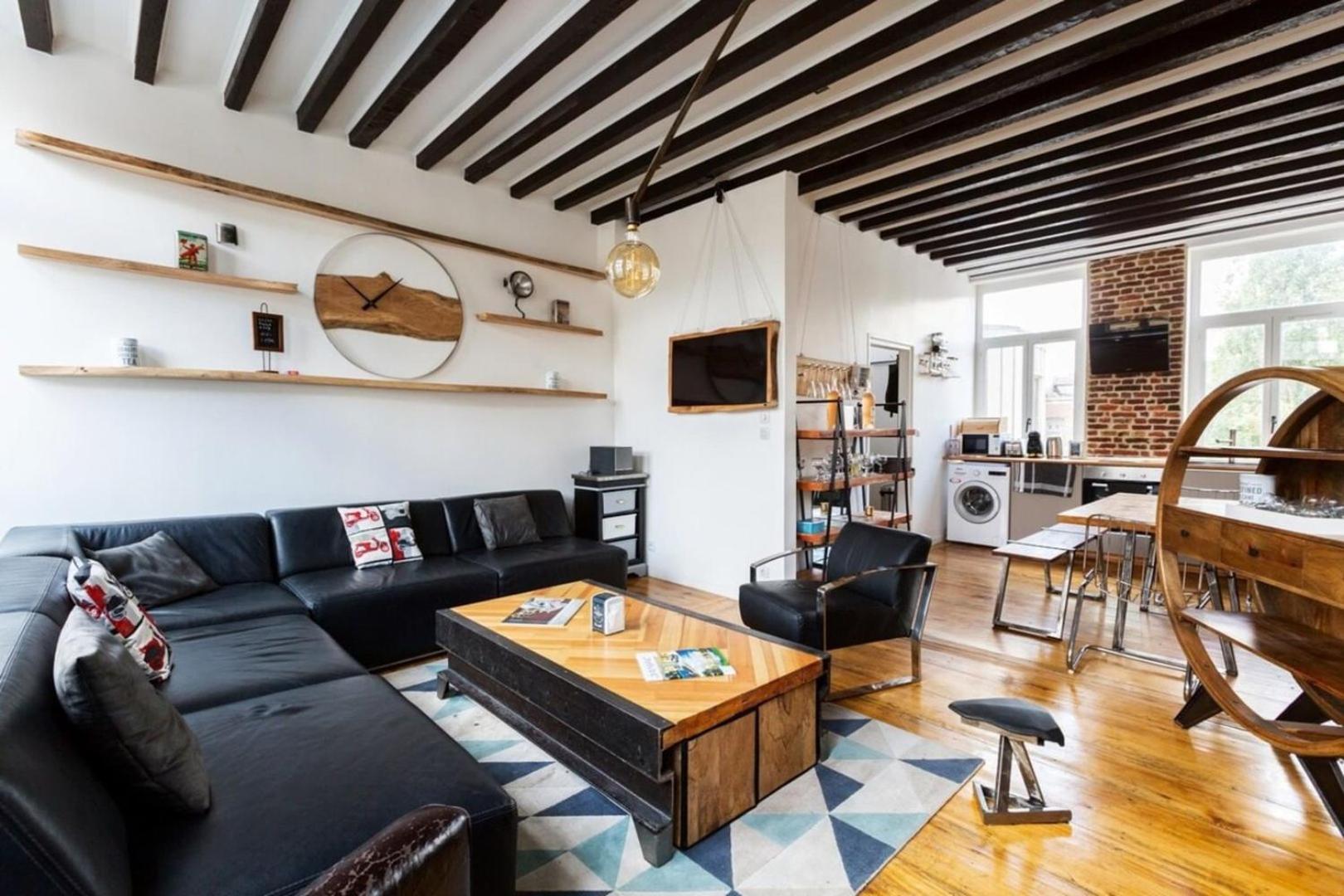 Vieux Triplex De 100 M2 Lila
