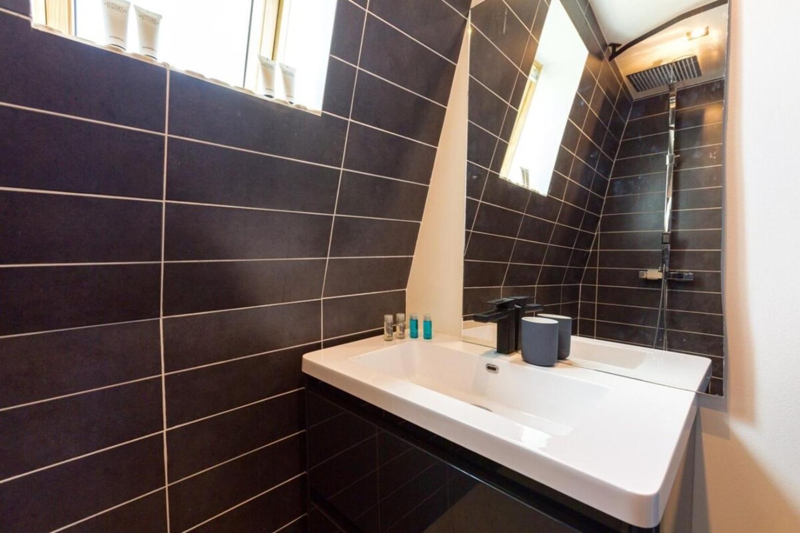 Vieux Triplex De 100 M2 * Lila